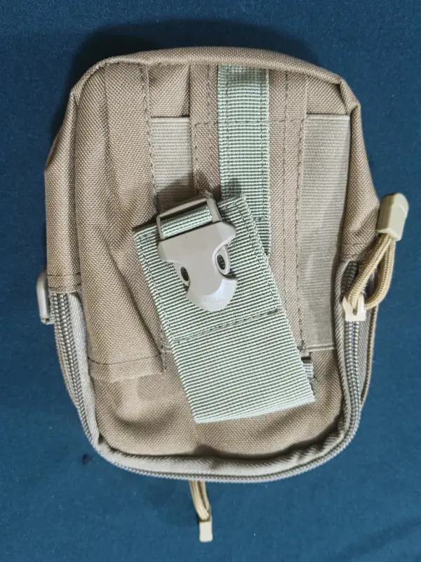 Funda tan coyote con hebilla plástica