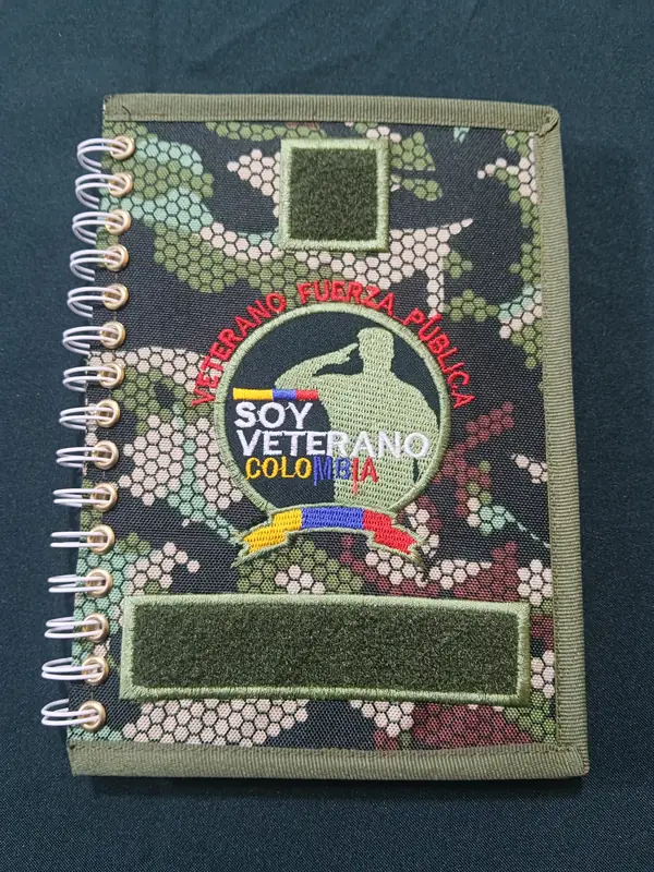Libreta camuflada personalizada Soy Veterano Colombia